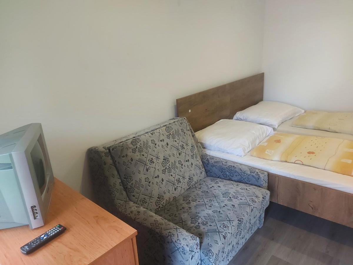 Hullám Panzió Hajduszoboszlo Exterior foto